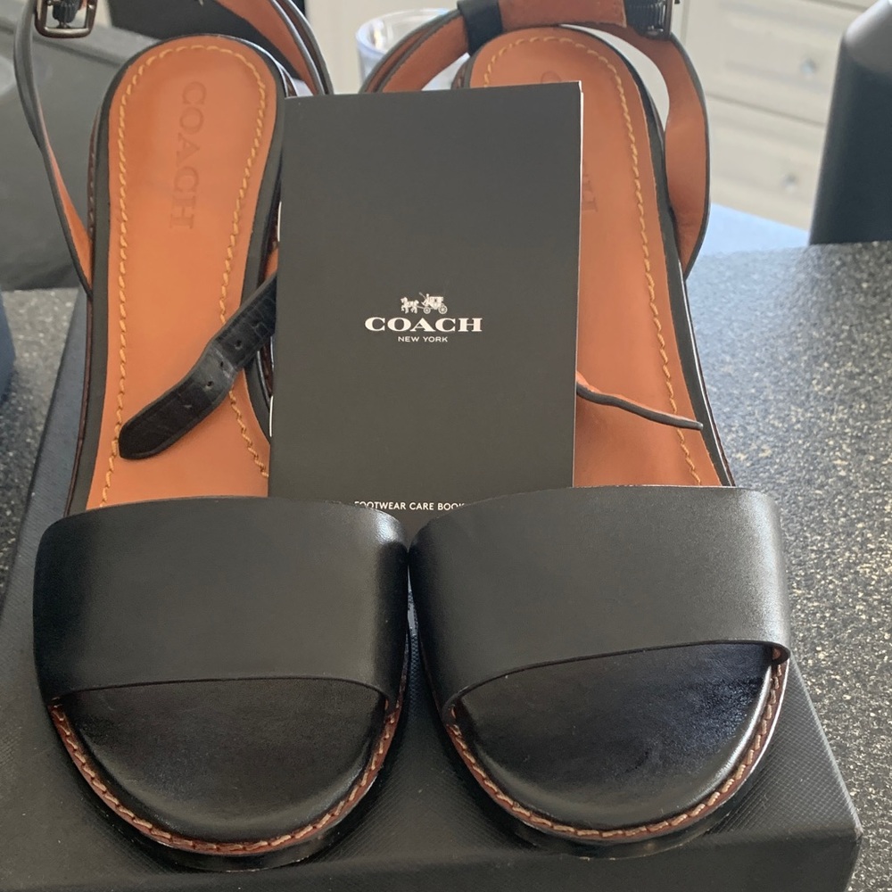 Coach Women's Black and Tan Sandals Tea Rose
